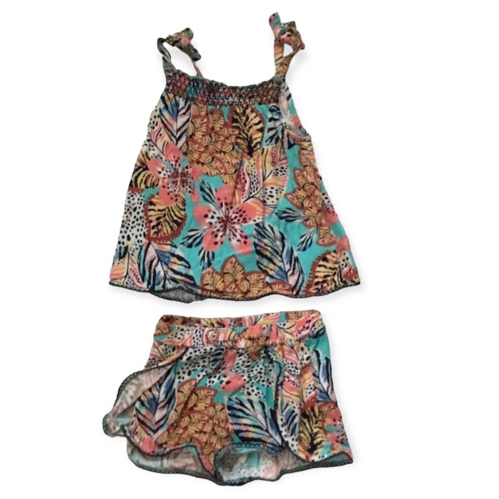 Epic Threads 2 Piece Tank and Shorts Set Size 5